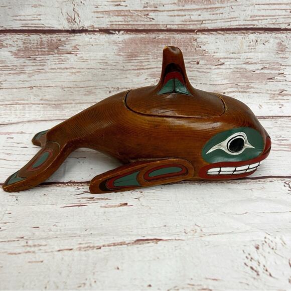 FIRST NATIONS Large Pearlite Haida Wooden Whale Box - Picture 3 of 7
